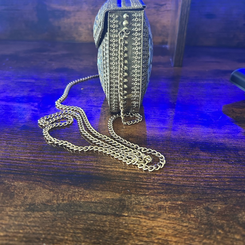 Golden Brass purse - Picture 3 of 4